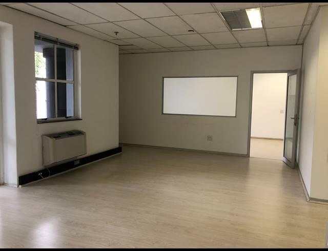 107M² OFFICE TO LET IN ILLOVO